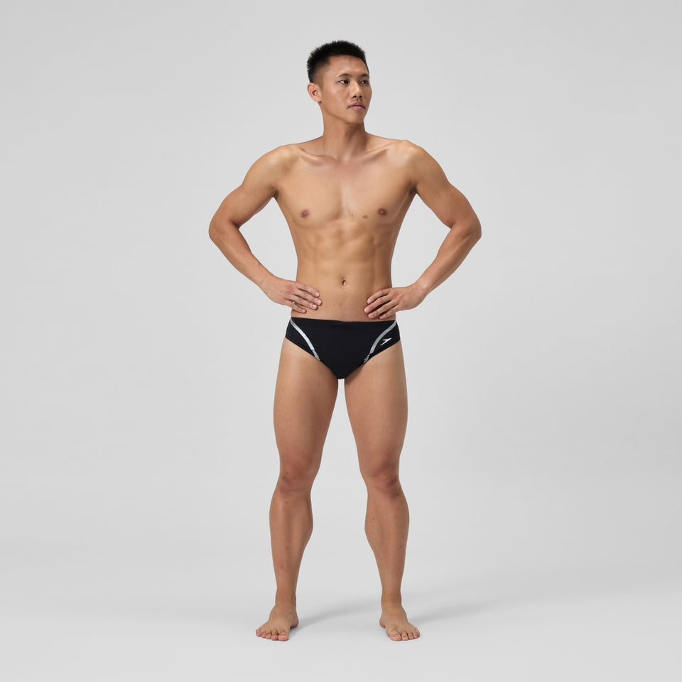 V Class Movement Brief Black | Speedo